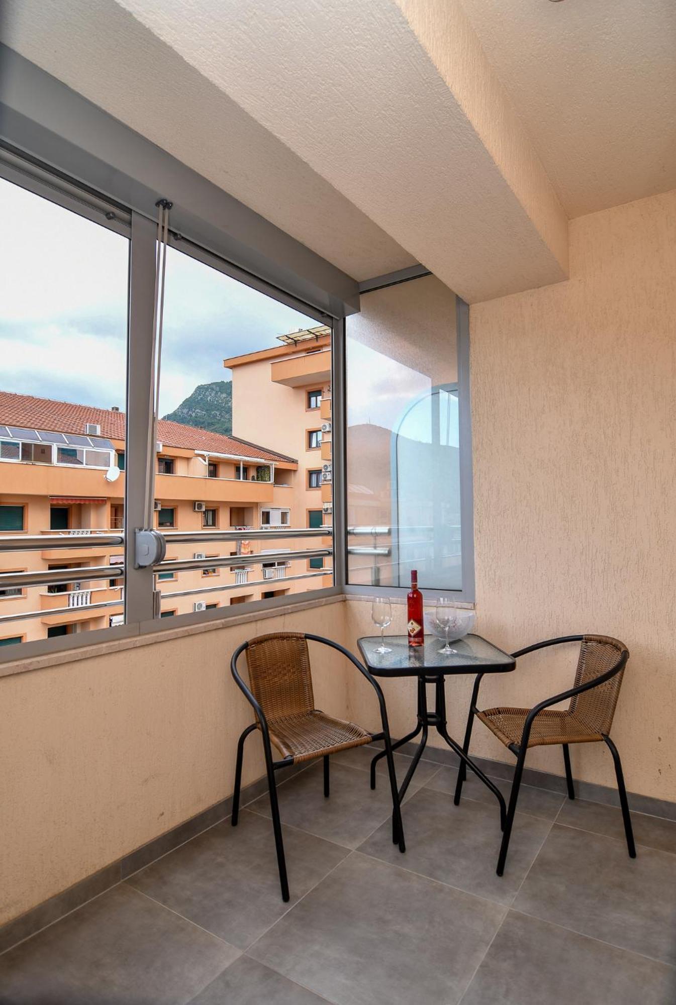 Apartment Moderan Dvosoban Stan