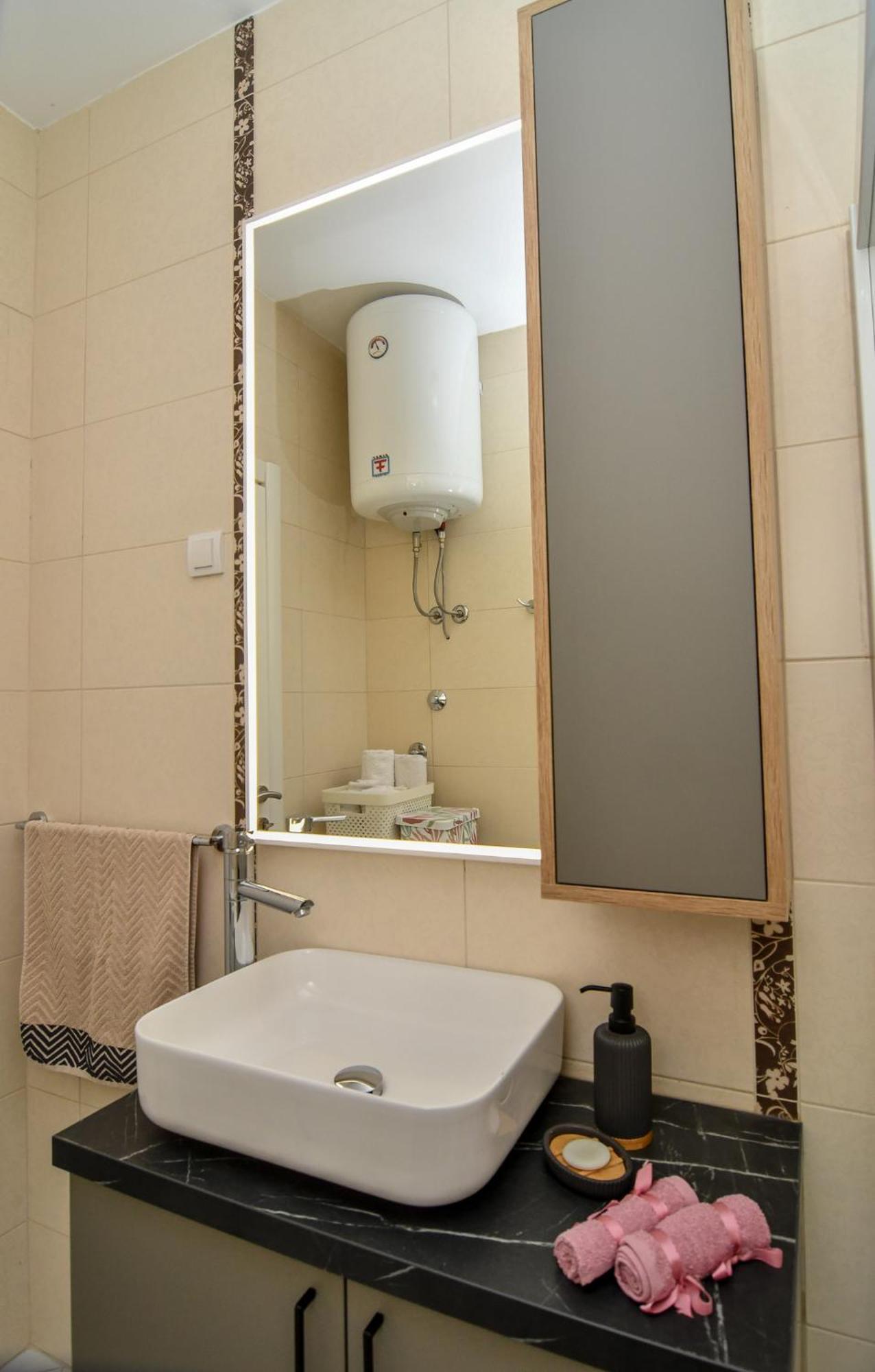 Moderan Dvosoban Stan Apartment *